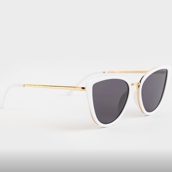 Sherri Oversized Cat Eye Sunflower in White - Picture 2 of 4